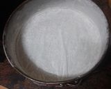 Foto del paso 1 de la receta: Bizcocho de yogur y turrón de guirlache
