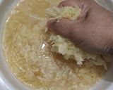 Gambar langkah 2 resipi Hash Browns.