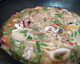 Foto langkah ke 4 dari resep Tumis Udang Cumi Jamur Enoki.