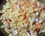 A picture of step 2 of Maggi bhel.
