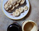 Une image de l'étape 4 de Tartine banane tahin et mélasse de dattes ☕.