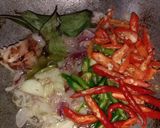Foto langkah ke 2 dari resep Tumis Pedas Leunca Oncom.