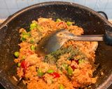 รูปขั้นตอนการทำที่ 3 ของ ข้าวผัดผักใส่กุ้ง ￼