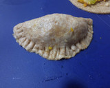 Foto del paso 9 de la receta: Empanadillas con base de calabacín, cebolla, zanahoria y pimiento rojo
