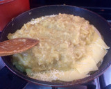 Foto del paso 8 de la receta: Tortilla de papas rellena con queso y jamón