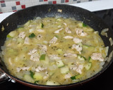 Foto del paso 5 de la receta: Pechuga de pollo con puerro y calabacín