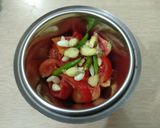 A picture of step 2 of Tomato dry curry.