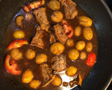 Foto langkah ke 5 dari resep Semur Tahu Kentang Simple.