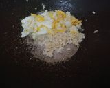 Foto langkah ke 3 dari resep Nasi Goreng Bawang Putih.