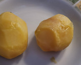 Foto del paso 1 de la receta: Tortas de patata, jamón, champiñones y queso