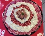Une image de l'étape 4 de Carpaccio de betteraves schiogga et jambon cru sauce fromage blanc et citron aux herbes.