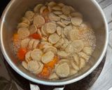 Foto langkah ke 3 dari resep Sup Telur Tomat Bakso.