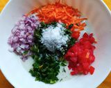 રવા પૌંઆ અને વેજી ના ઉત્તપમ (Rava Poha Veggie Uttapam Recipe In Gujarati) રેસીપી સ્ટેપ3ફોટો