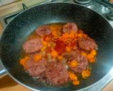 Foto del passaggio 4 della ricetta Cotechino con lenticchie e verdure light