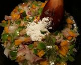 Foto del paso 8 de la receta: Sopa de pescado y mariscos congelados