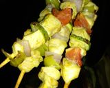 Фото кроку 3 до Куриные шашлычки в духовке / Chicken souvlaki in oven.