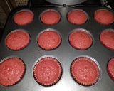 A picture of step 5 of Redvelvet cupcakes.