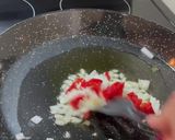 Foto del paso 4 de la receta: Arroz negro 🦑 con mayonesa de ajo🧄!