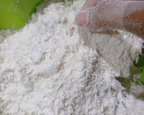 Foto langkah ke 2 dari resep Kue Sengkulun Tepung Ketan.