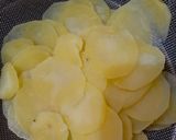A picture of step 1 of Spicy fried potatoes.