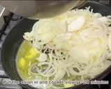 A picture of step 1 of Onion soup.