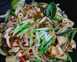 Foto langkah ke 5 dari resep Tumis Cumi Pedas.