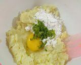 Foto langkah ke 2 dari resep Gnocchi Goreng.