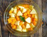 Foto langkah ke 5 dari resep Fresh Fruit with Tangerine Juice.