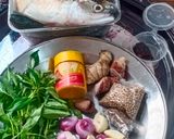 Foto langkah ke 1 dari resep Ikan Kuah Kuning khas Ambon.