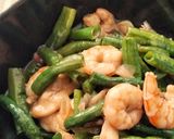 A picture of step 8 of Long Beans and Prawns in Oyster Sauce.