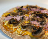 Foto del paso 4 de la receta: Tortipizza funghi: champiñón jamón y queso