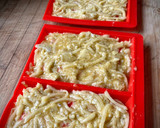 Foto del paso 3 de la receta: Gofre de patata y queso con salmón marinado casero y huevo poché