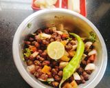 A picture of step 3 of Kala chana masala chaat / Black chickpeas masala chaat.