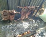 Foto del paso 4 de la receta: Cordero asado y lechón a la estaca