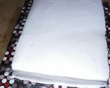 A picture of step 6 of Strawberries cake.