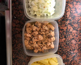 Foto del paso 2 de la receta: Guiso de salmón y almejas!!