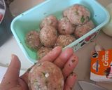 A picture of step 2 of Cheese-Stuffed Meatballs in Chipotle Sauce.