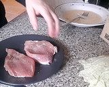 Foto del paso 5 de la receta: Tonkatsu (Cerdo empanizado Japonés)