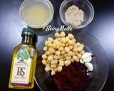 A picture of step 2 of Beetroot Hummus.