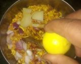 A picture of step 3 of Bhel chat.