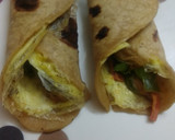 சப்பாத்தி எக் ரோல் ரெசிபி ஸ்டேப் 4 புகைப்படம்
