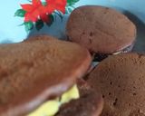 Foto langkah ke 3 dari resep Dorayaki coklat simpel enak.