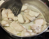 Foto del paso 1 de la receta: Tintorera en salsa con langostinos