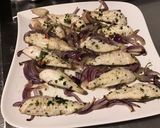 Une image de l'étape 8 de Filets de grondin aux oignons rouges, ananas, gingembre et herbes aromatiques.