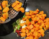 A picture of step 2 of Carrot poriyal.