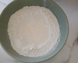 Foto del paso 2 de la receta: Medialunas sin manteca