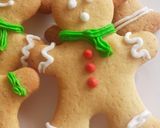 Une image de l'étape 3 de Petits bonhommes de Noël sablés au pain d'épices.