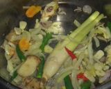 Foto langkah ke 2 dari resep Pindang Ayam Sayur Kol #GoDa_Kupindangkau.