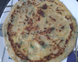 A picture of step 3 of Spring onion paneer paratha.
