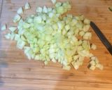 Une image de l'étape 1 de Salade de concombre accompagné de crevettes grise et sa délicieuse sauce épicée.